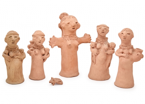 חמישה פסלי חימר אתיופים עשויים בעבודת יד