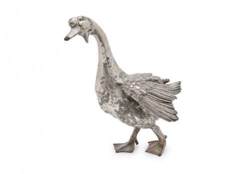 פסל שולחני בדמות אווז עשוי פליז יצוק מצופה כסף לא חתום