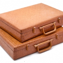 זוג מזוודות וינטג' עשויות קש ובמבוק קלוע בעבודת יד, תוצרת הרפובליקה של סין