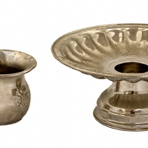 כלי למים אחרונים הכולל נטלה ובסיס