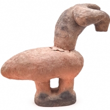 פסל חימר אתיופי בצורה זאומורפית, פגם ותיקון ישן לצוואר