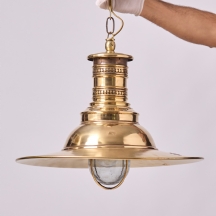 מנורת ספינה עשויה פליז חתומה 'PACIFIC STAR STEAMSHIP CO'