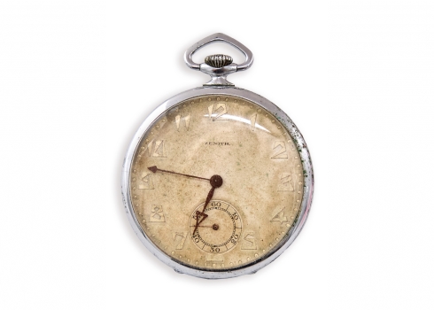 שעון כיס מתוצרת חברת 'זניט' 'Zenith' עשוי מתכת מצופה כרום