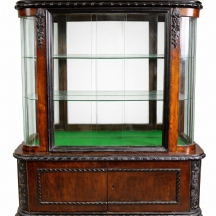 ויטרינה עתיקה ומפוארת עשויה עץ מלא וזכוכית