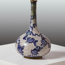 כד קלואזונה (Cloisonne) סיני עשוי נחושת ואמייל
