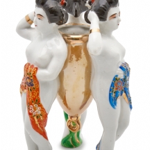 אגרטל פורצלן יפני בדמות שלוש גיישות (Geishas) תוצרת Maruni & Co, Kobe