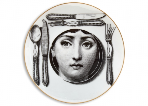 צלחת פורצלן Rosenthal x Fornasetti – סדרת “Temi e Variazioni”