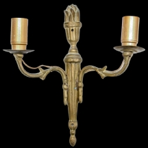 מנורת קיר שני קנים עשויה פליז