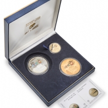 סט מדליות זהב, כסף וארד - 100 שנה לתל אביב–יפו, 2009. הזהב מתוך 100 יחידות בלבד