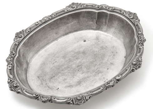 מגש הגשה אובלי מצופה כסף בסגנון בארוק – Tiffany & Co. Makers
