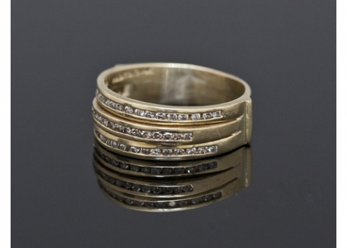 טבעת זהב משובצת יהלומים   (4664)