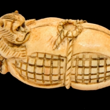 נטסקה עתיק עשוי שנהב