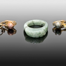 לוט של טבעת ועגילים עשויים ג'ייד