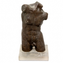 פסל ברונזה בדמות גבר ערום חתום ויקטור סלומונס