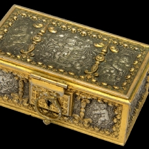 קופסת תכשיטים ישנה בסגנון הניאו-רנסנס