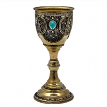 גביע דקורטיבי עשוי מתכת