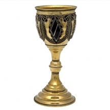 גביע דקורטיבי עשוי מתכת