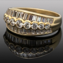 טבעת זהב משובצת אבני זירקוניה