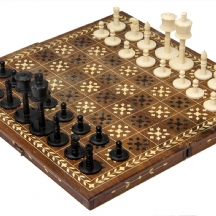 קופסה ומערכת כלי שחמט משנהב