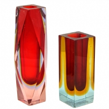 זוג אגרטלים עשויים זכוכית
