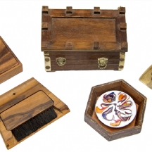 לוט של חמישה פריטים דקורטיביים (X5)