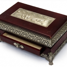 תיבת תכשיטים