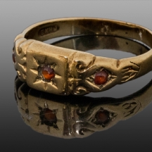 טבעת זהב עתיקה משובצת גארנטים