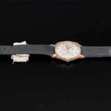שעון יד שוויצרי, מתוצרת 'DUXOT'