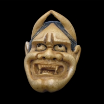 מסכת שנהב יפנית מניאטורית בדמות 'Hannya Mask'