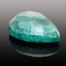 אבן אמרלד גדולה במשקל של: 576.50 קארט